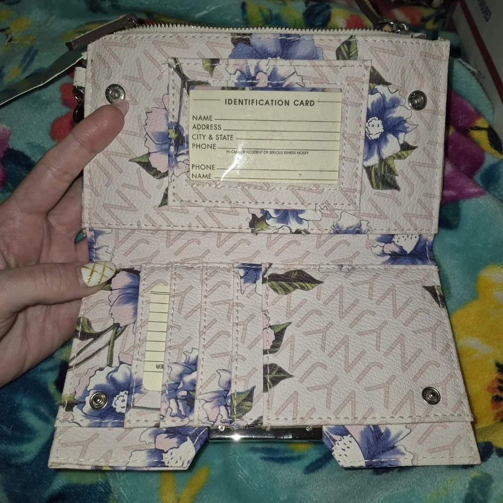 ⚜️NWT⚜️ Jones New York Elegant Floral Women's Wallet/Wristlet 💠
